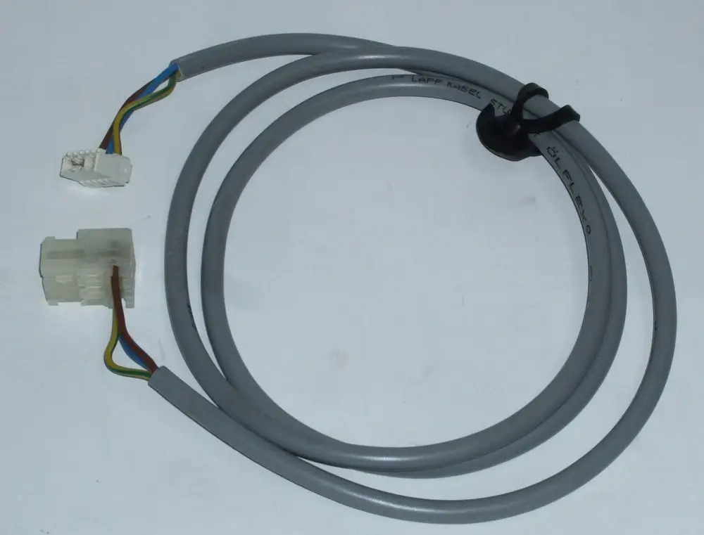 Graues Kabel mit zwei Steckverbindern, geeignet für die Stromversorgung von Daikin-ROTEXT-Geräten bis Baujahr 2018.